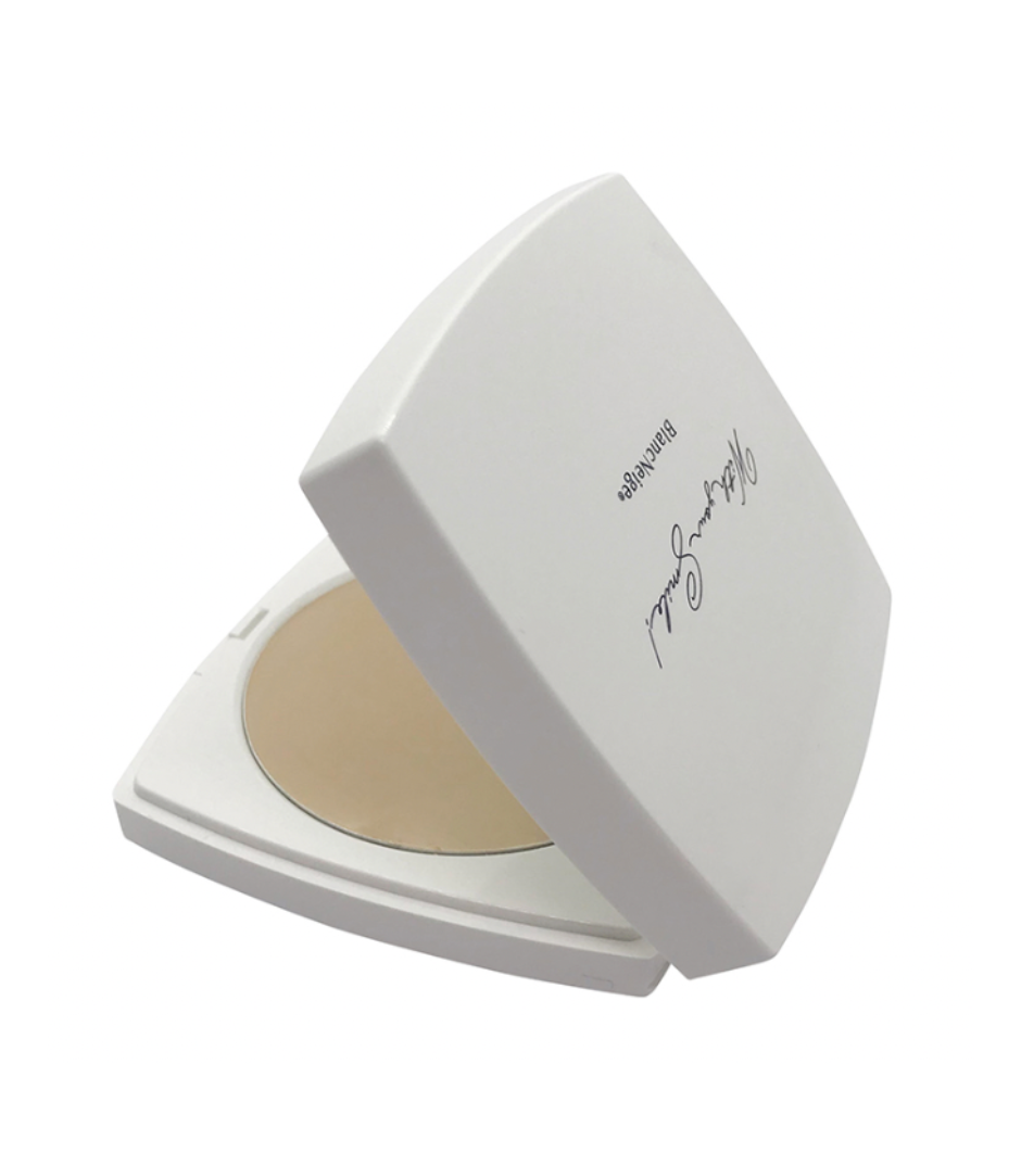 Smooth porcelain compact powder from Japanese skincare brand Blancskincare, designed for an ideal, radiant complexion.